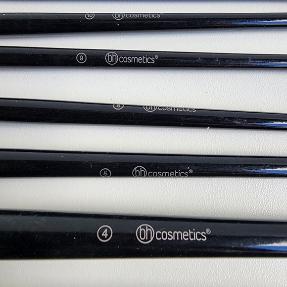 BH COSMETICS 9 Piece Holographic Black Makeup Brush Set Face Eyes - Picture 4 of 6